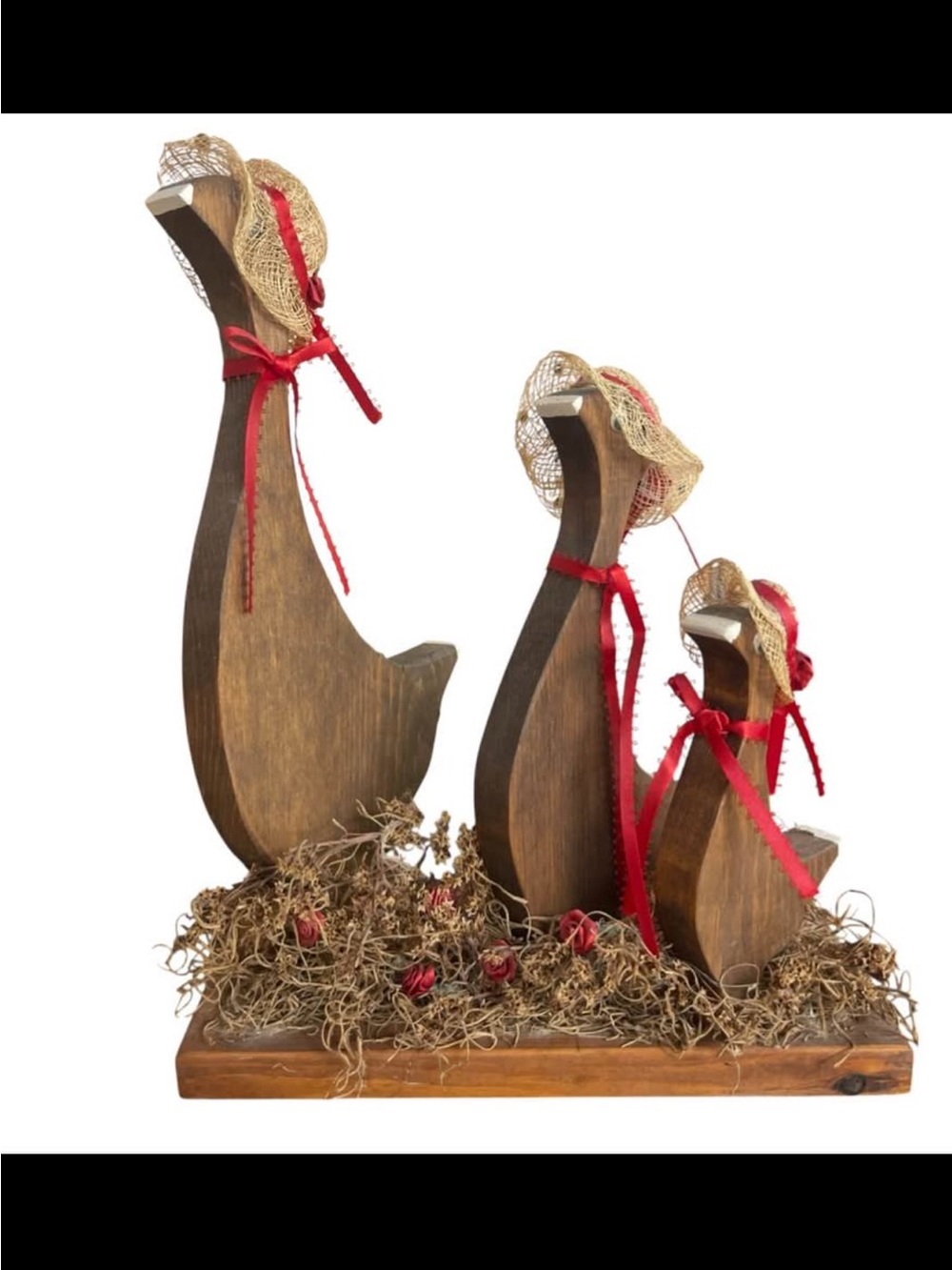 Source Unknown Rustic Wooden Duck Family with Red Ribbon and Straw Hats
